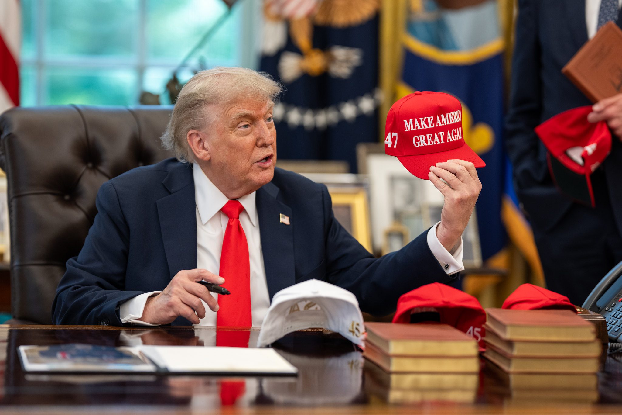 Trump diz que deve conversar com Lula ‘em algum momento, mas não agora’