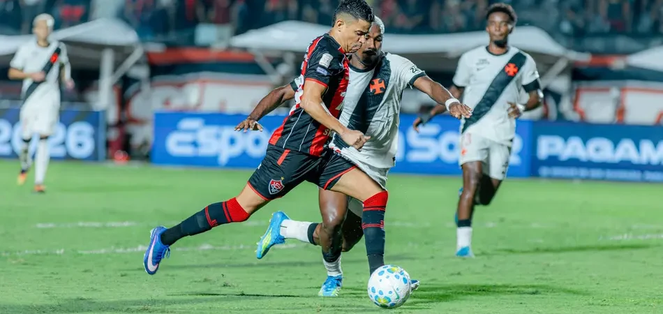 Vasco perde a estreia de Pedro Emanuel para o Vitória e segue atolado no Z-4