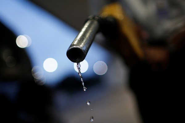 Senado aprova redução no preço dos combustíveis usando dinheiro extra do petróleo